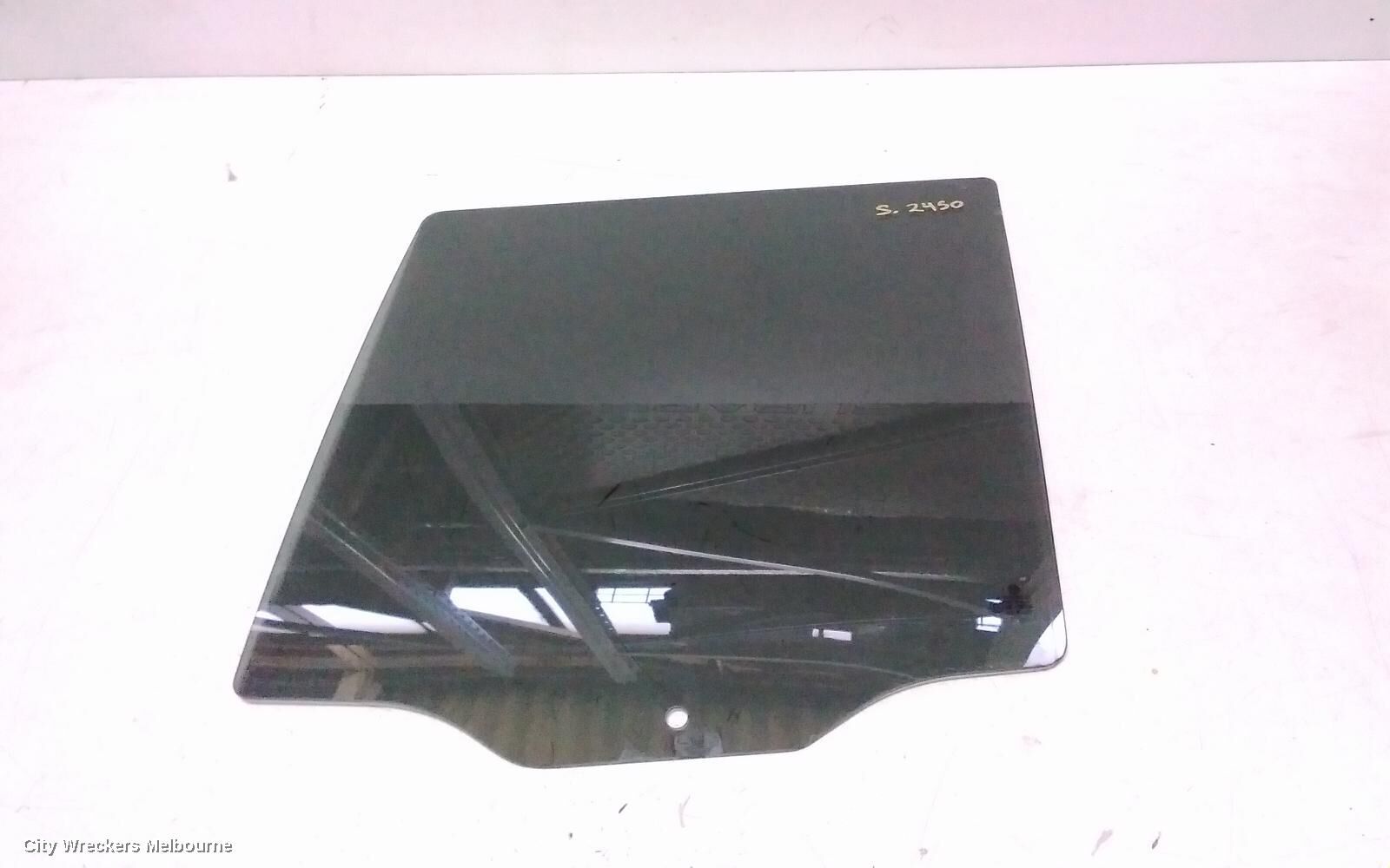 VOLKSWAGEN AMAROK 2013 Left Rear Door Window