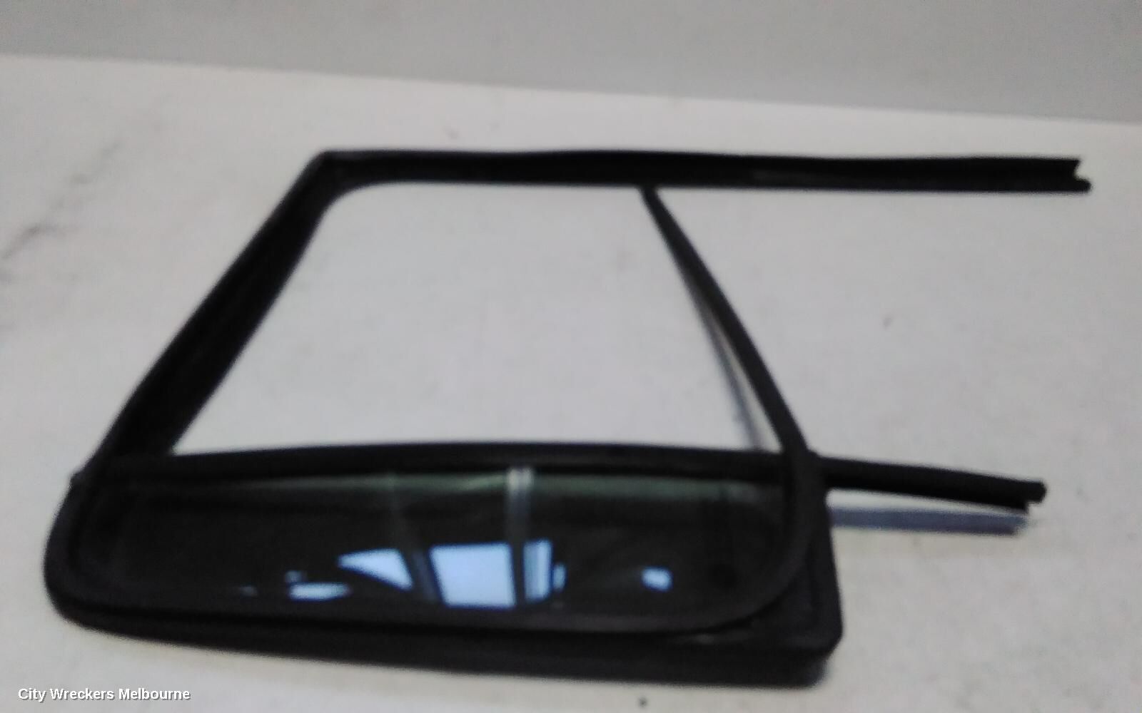 VOLKSWAGEN AMAROK 2013 Left Rear 1/4 Door Glass