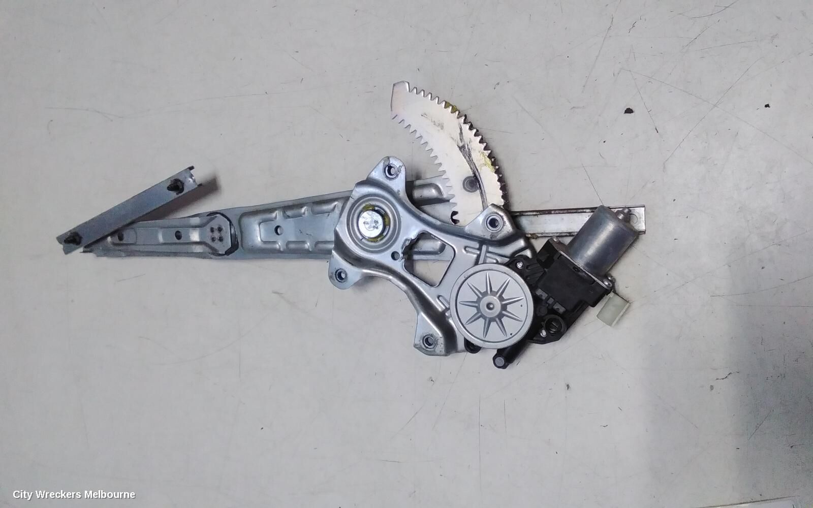 MITSUBISHI TRITON 2018 Left Front Window Reg/Motor