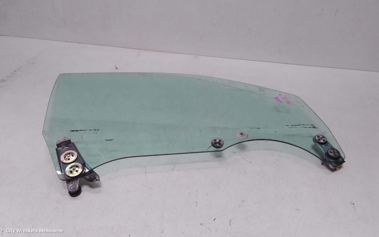 SUBARU LIBERTY 1999 Right Front Door Window