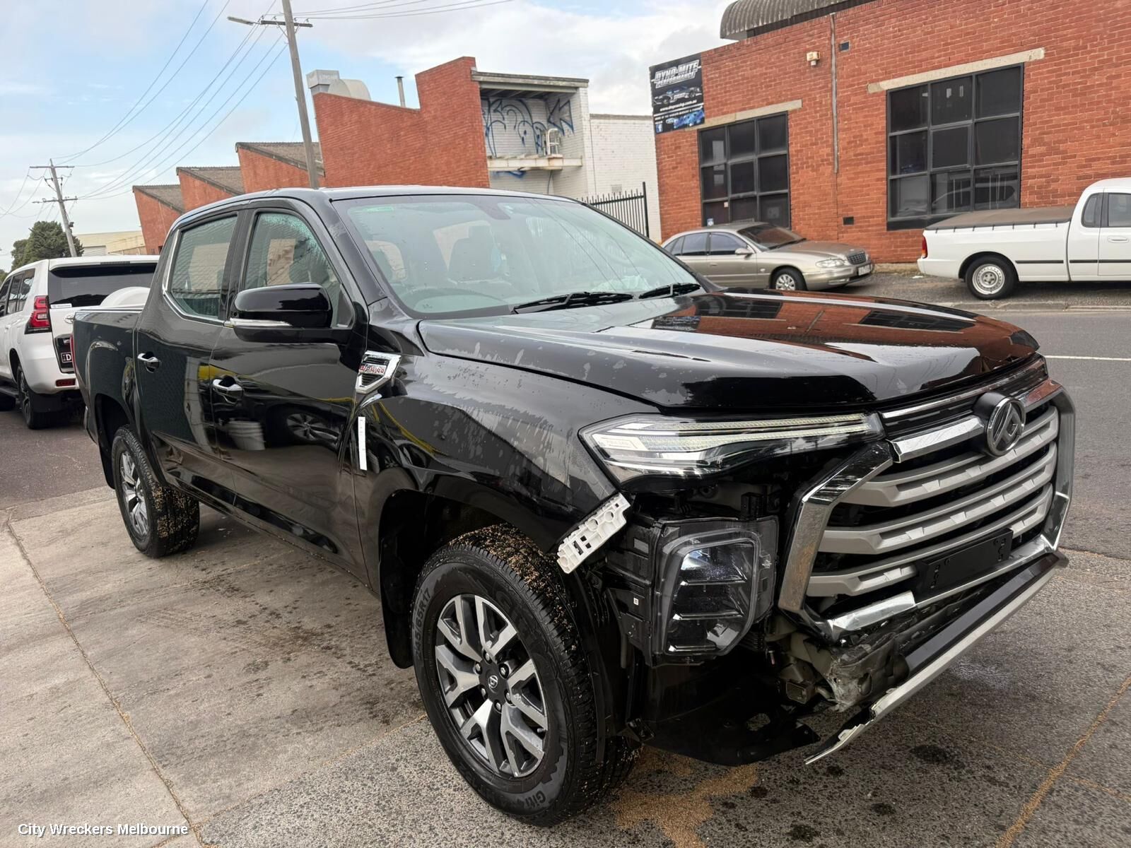 LDV T60 2022 Hoodlining