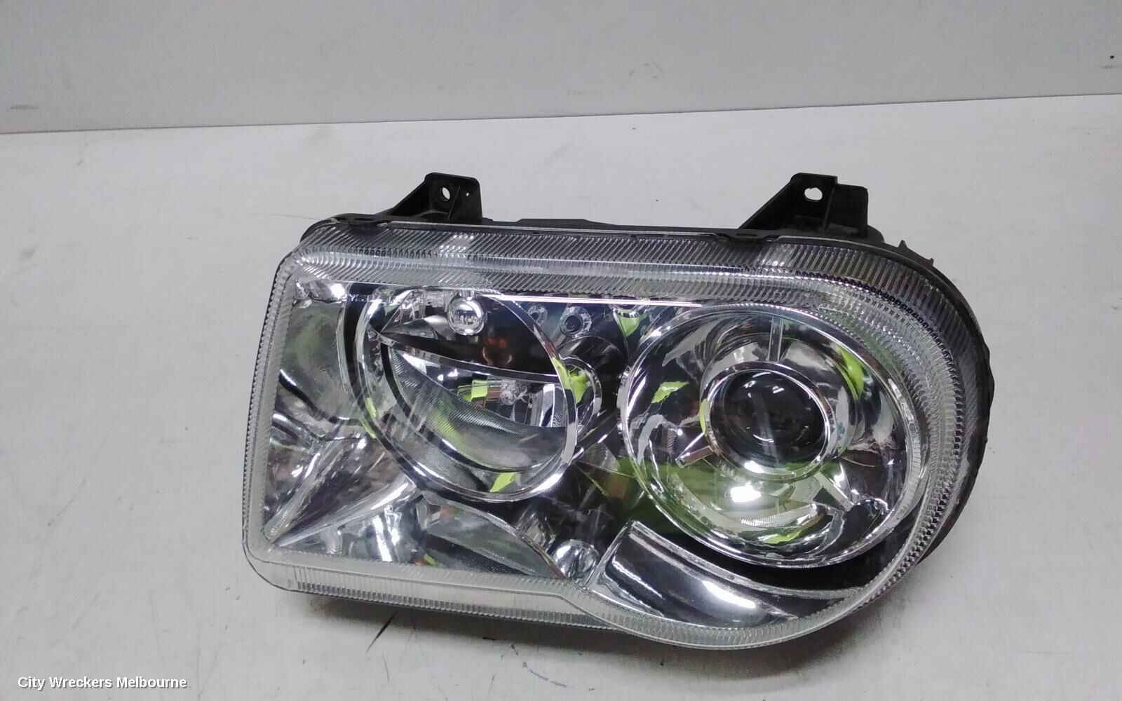 CHRYSLER 300C 2010 Left Headlamp
