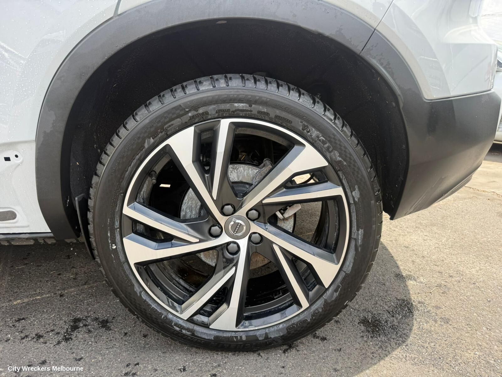 VOLVO XC40 2022 Wheel Mag