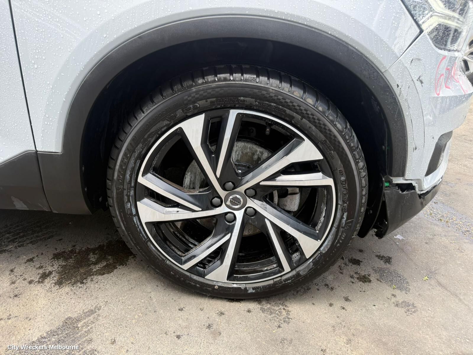 VOLVO XC40 2022 Wheel Mag