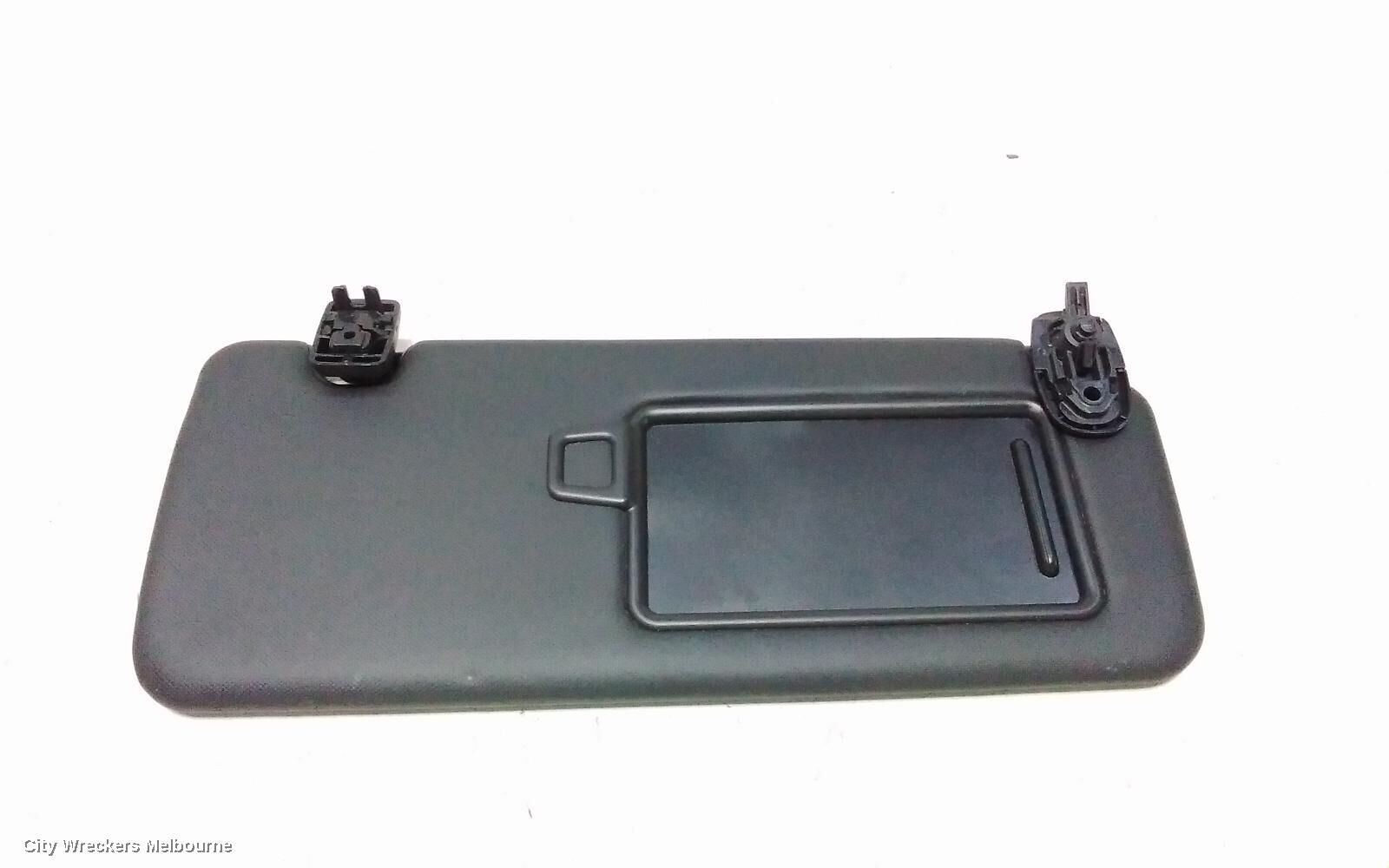 HYUNDAI TUCSON 2022 Sunvisor
