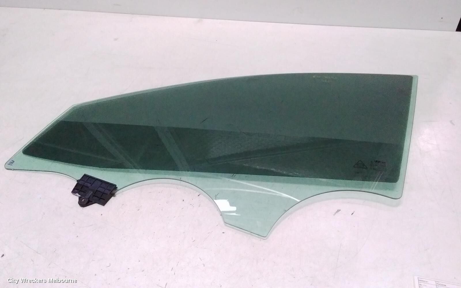 HYUNDAI TUCSON 2022 Left Front Door Window