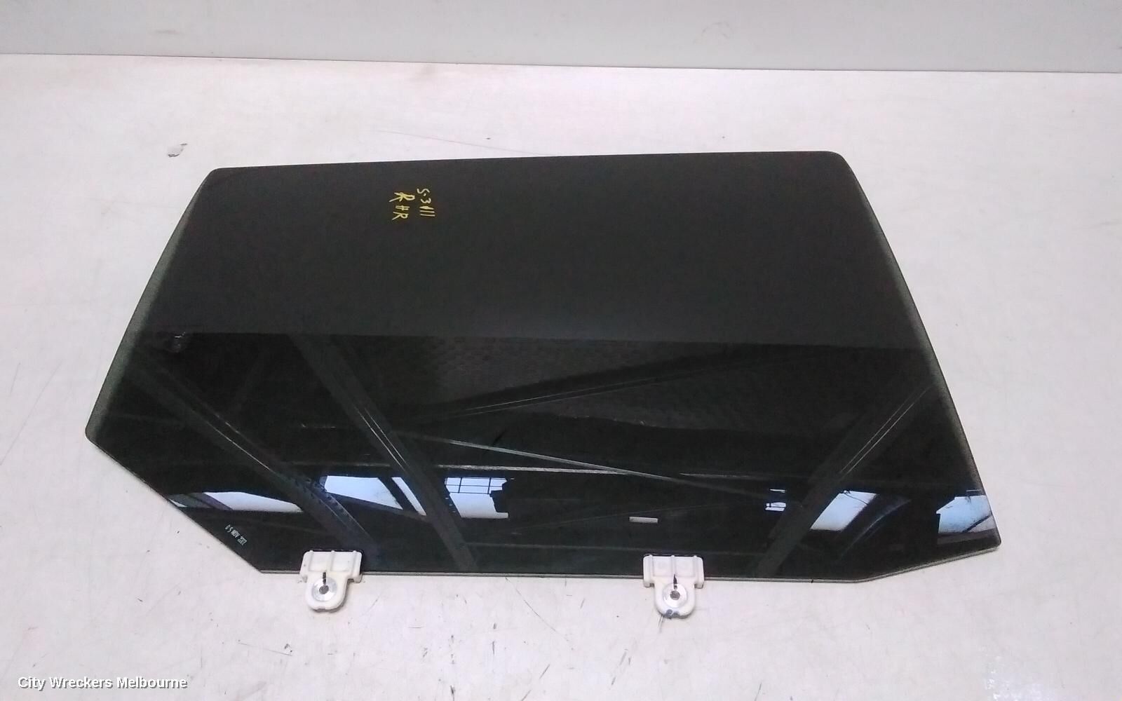 MITSUBISHI TRITON 2022 Right Rear Door Window