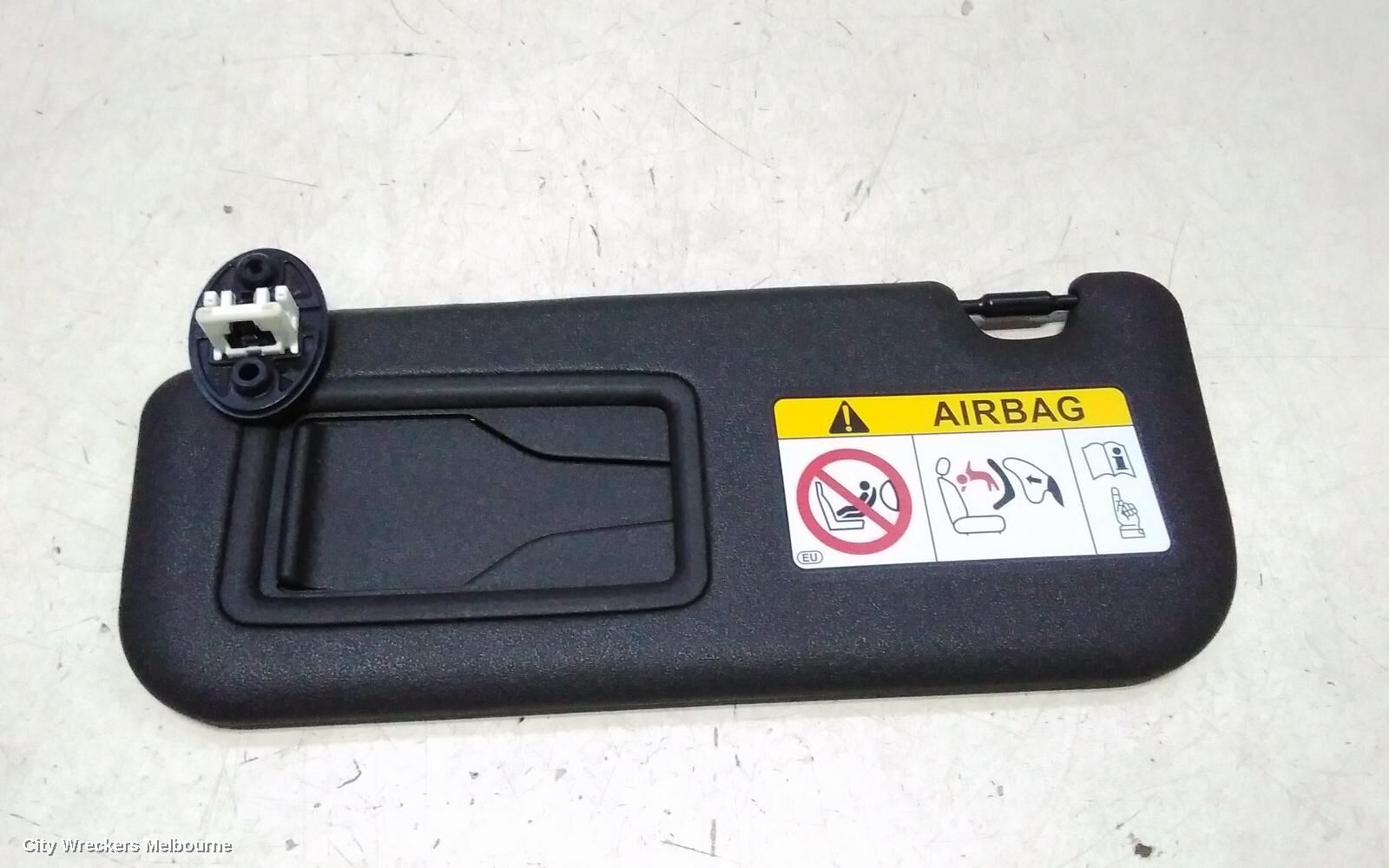 TOYOTA COROLLA CROSS 2025 Sunvisor
