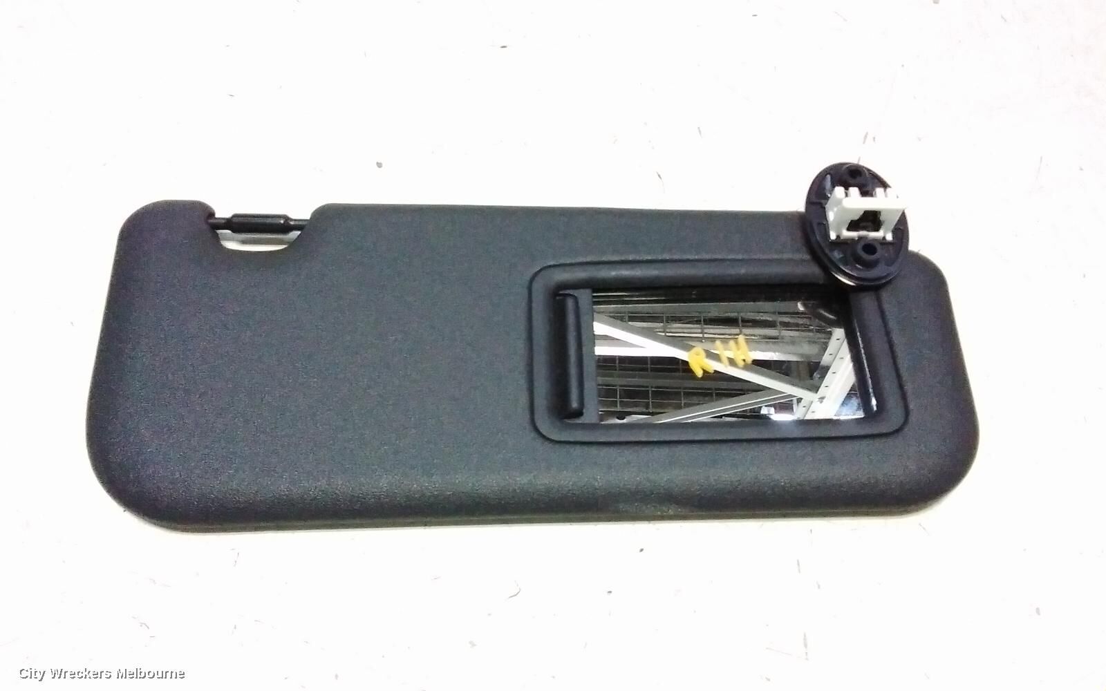 TOYOTA COROLLA CROSS 2025 Sunvisor