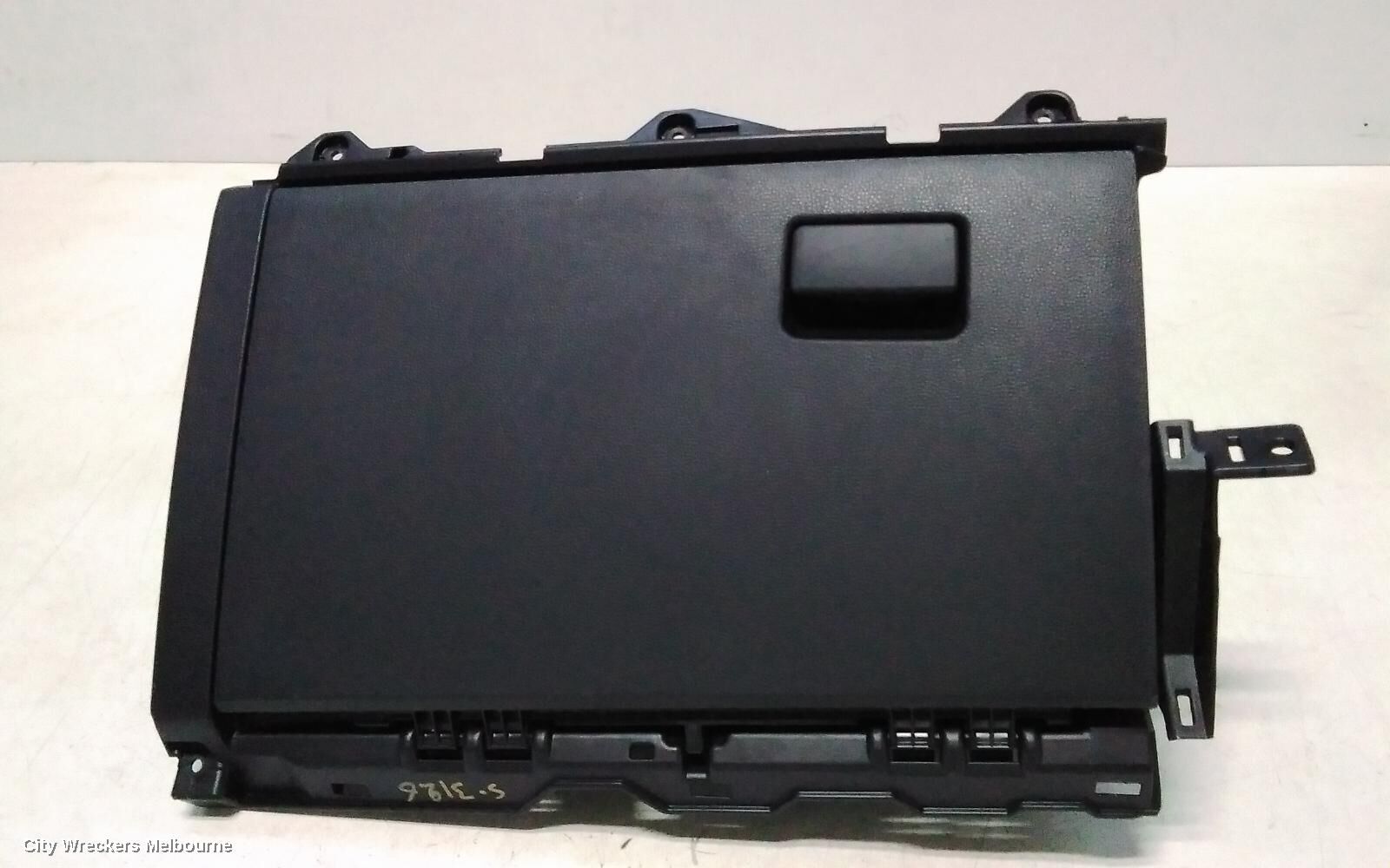 TOYOTA COROLLA CROSS 2025 Glove Box