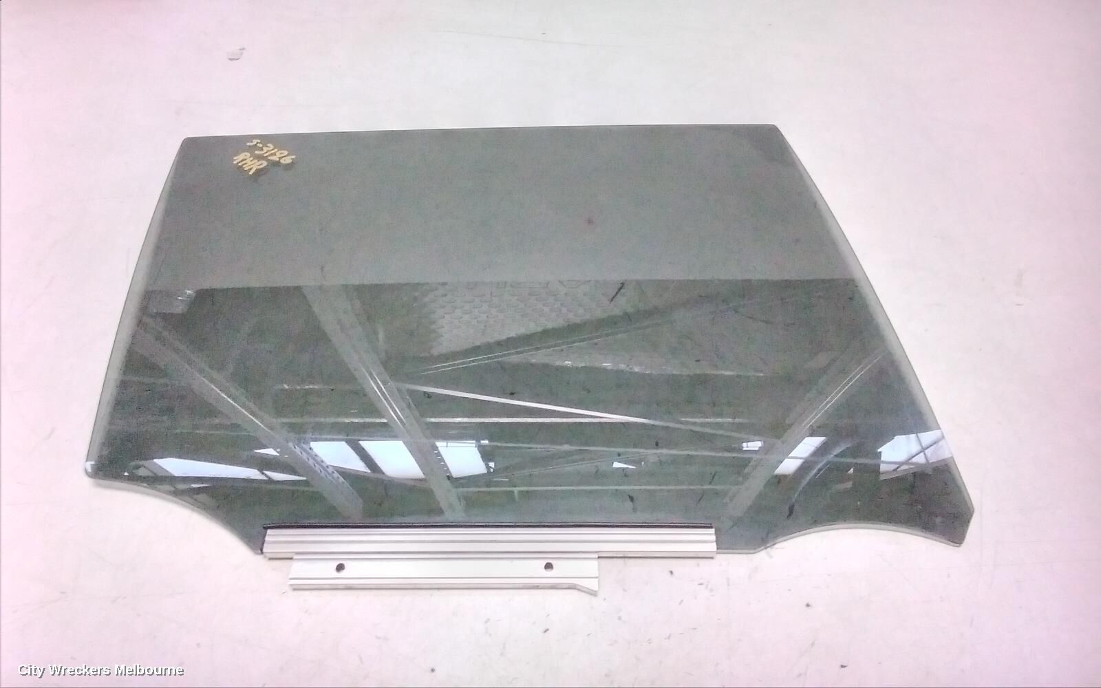 TOYOTA COROLLA CROSS 2025 Right Rear Door Window