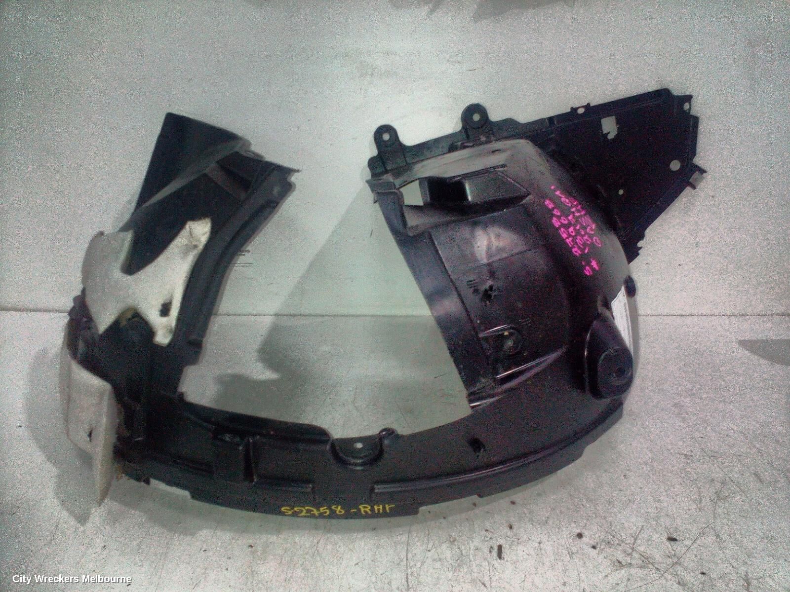 NISSAN QASHQAI 2017 Right Guard Liner