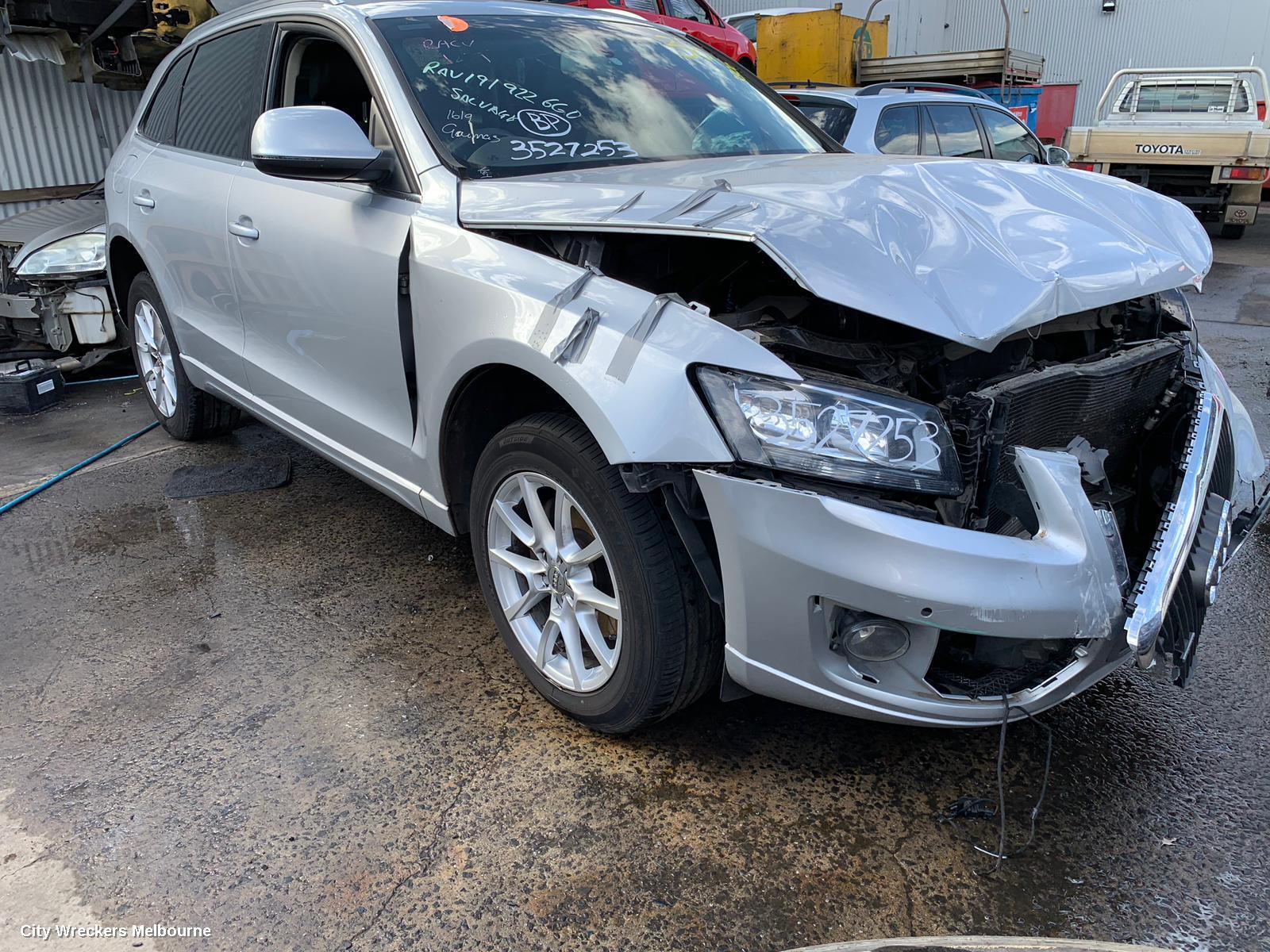 AUDI Q5 2011 Left Indicator/Fog/Side