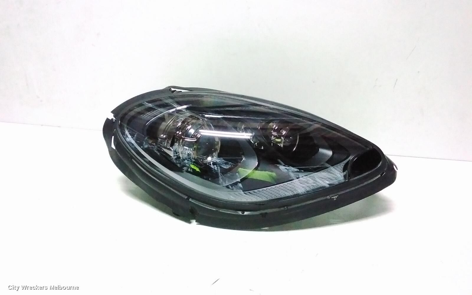 PORSCHE MACAN 2017 Right Headlamp