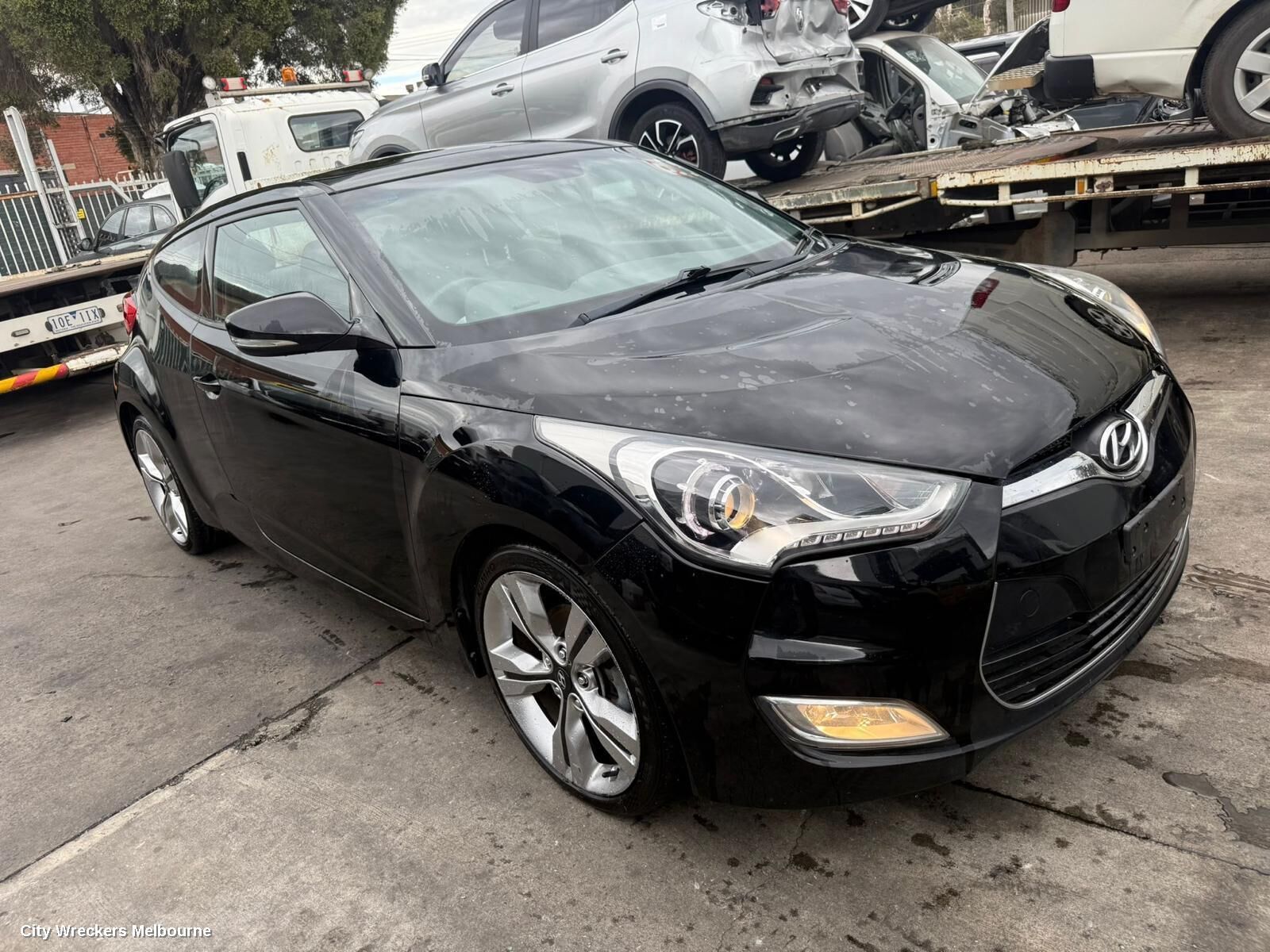 HYUNDAI VELOSTER 2013 Right Guard Liner
