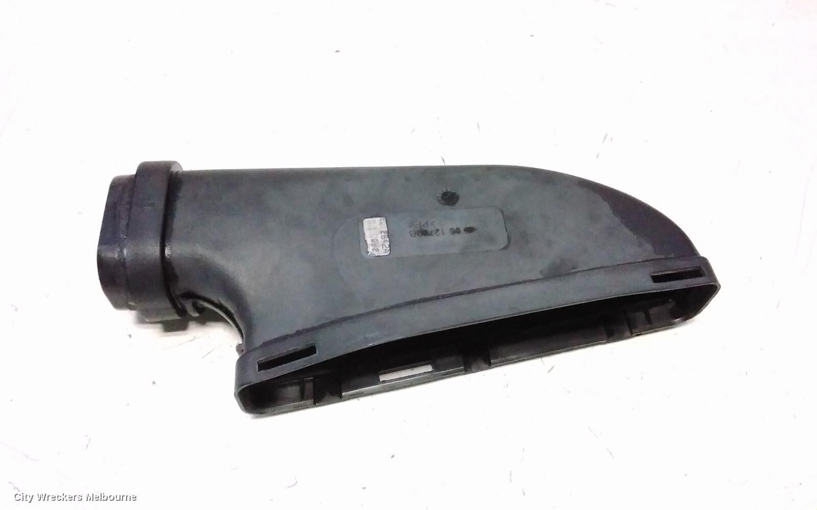 MERCEDES A CLASS 2014 Air Cleaner Duct/Hos