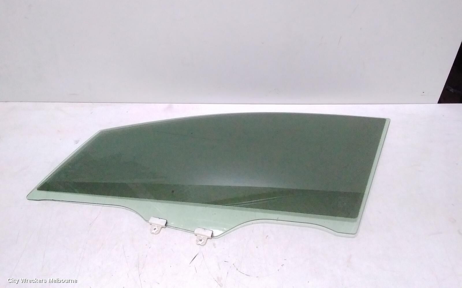 SUBARU XV 2018 Left Front Door Window