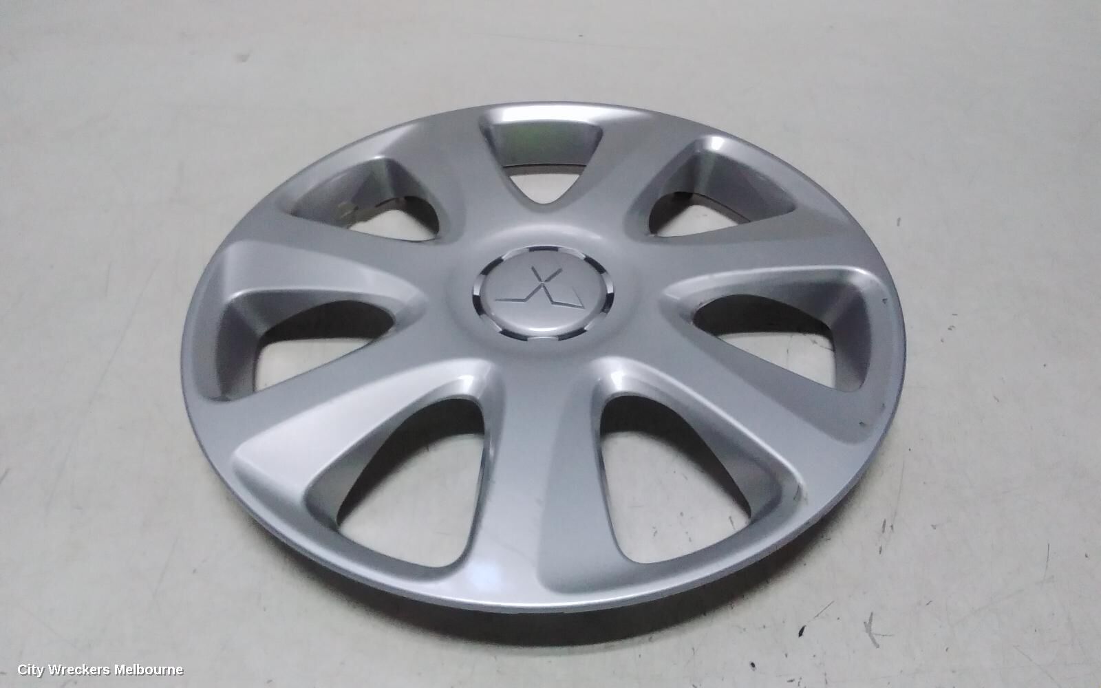 MITSUBISHI OUTLANDER 2013 Wheel Cover/Hub Cap