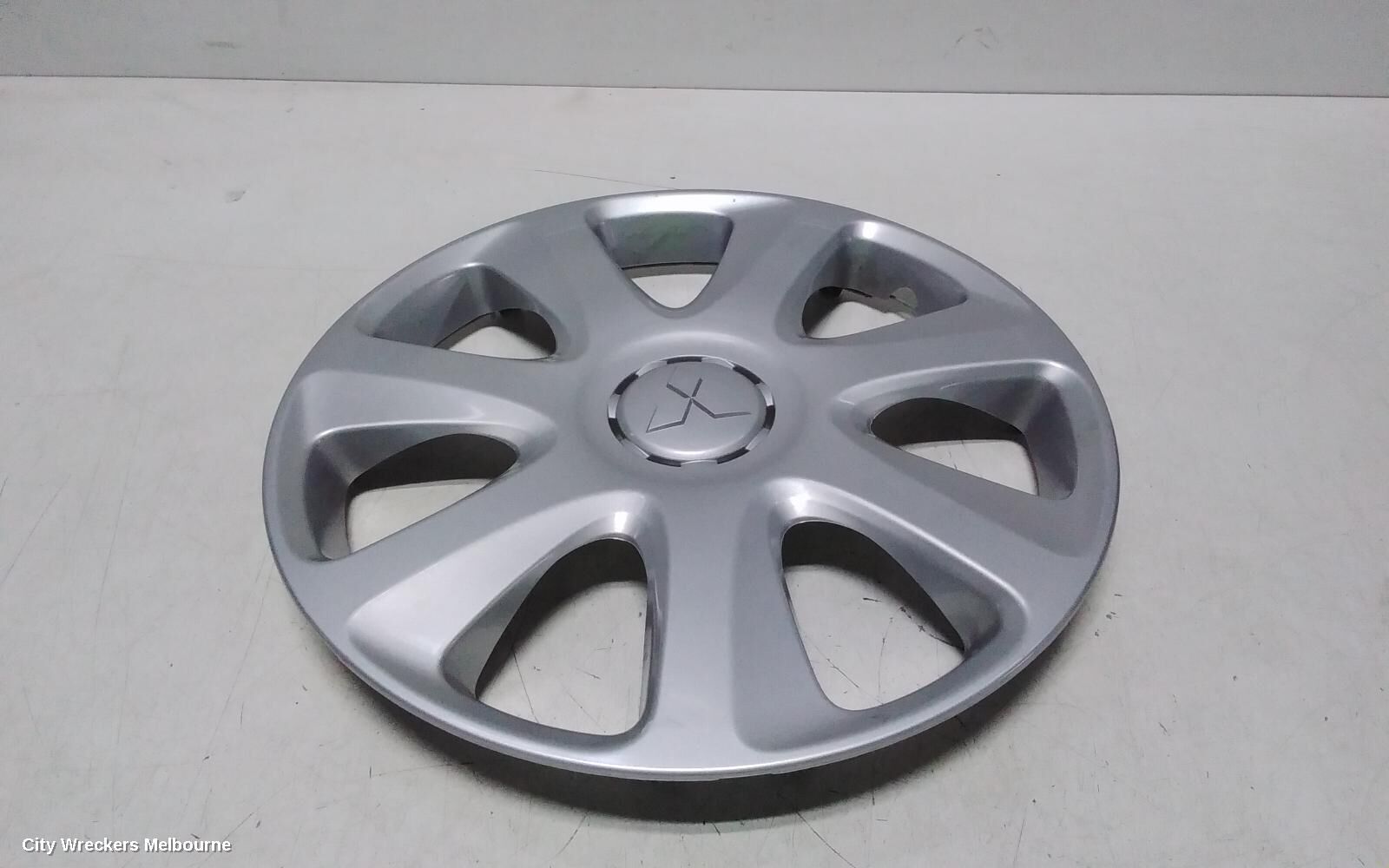 MITSUBISHI OUTLANDER 2013 Wheel Cover/Hub Cap