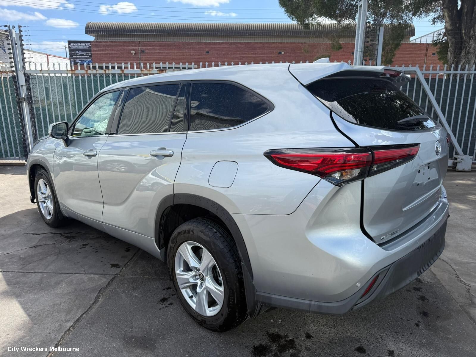 TOYOTA KLUGER 2021 Left Rear Door Window