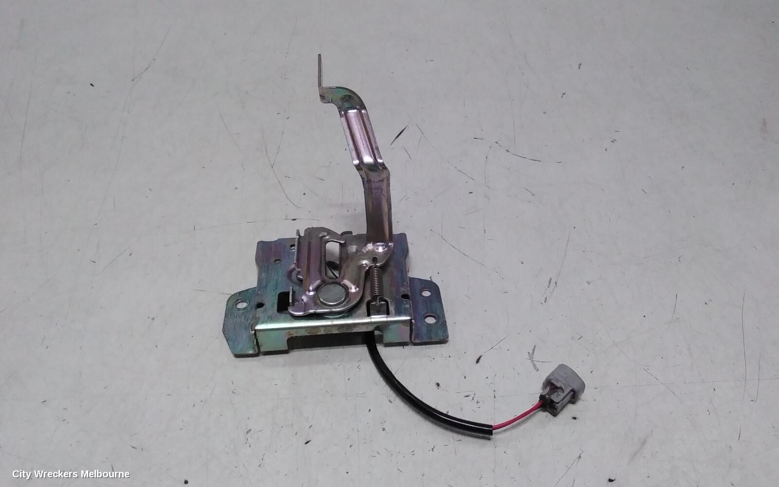 MITSUBISHI ECLIPSE CROSS 2018 Bonnet Lock/Support