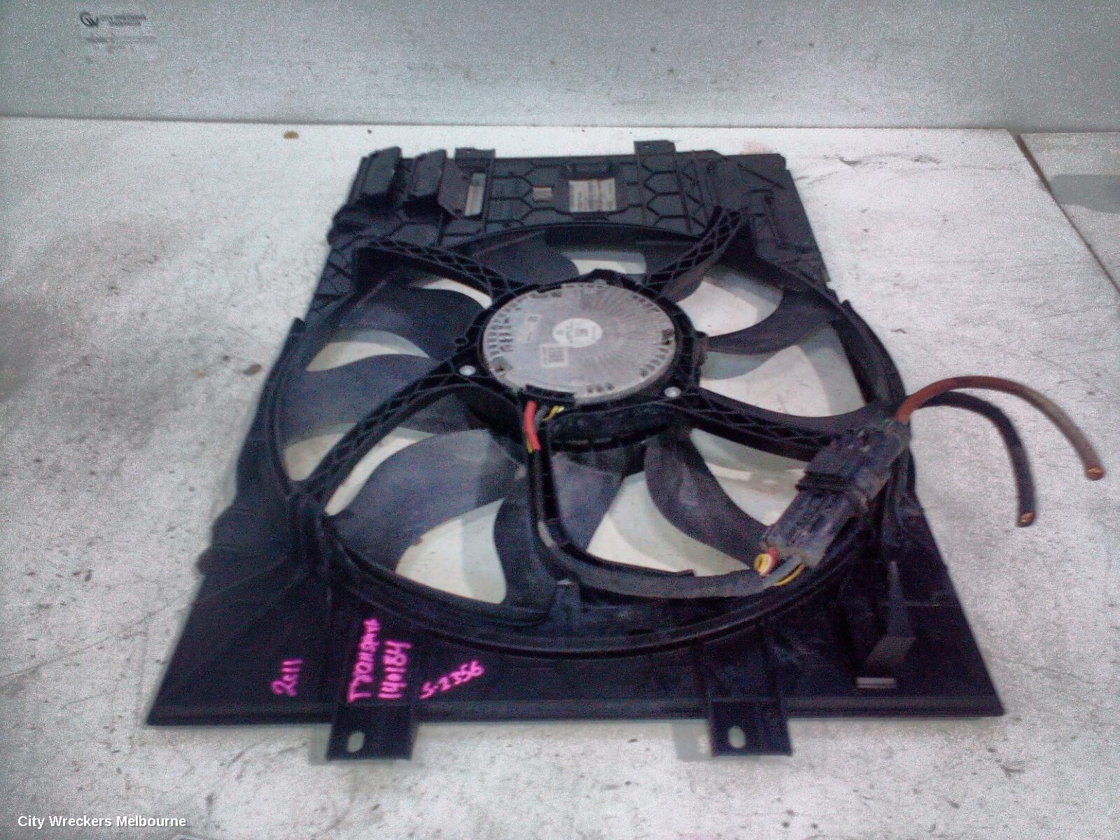 VOLKSWAGEN TRANSPORTER 2011 Fan