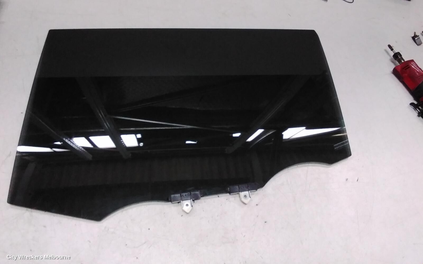 TOYOTA KLUGER 2024 Left Rear Door Window