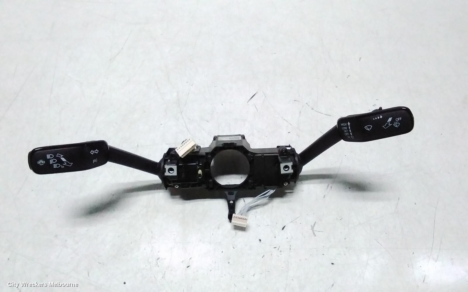 VOLKSWAGEN PASSAT 2022 Combination Switch