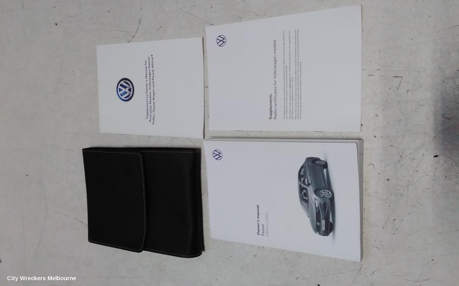 VOLKSWAGEN PASSAT 2022 Owners Handbook