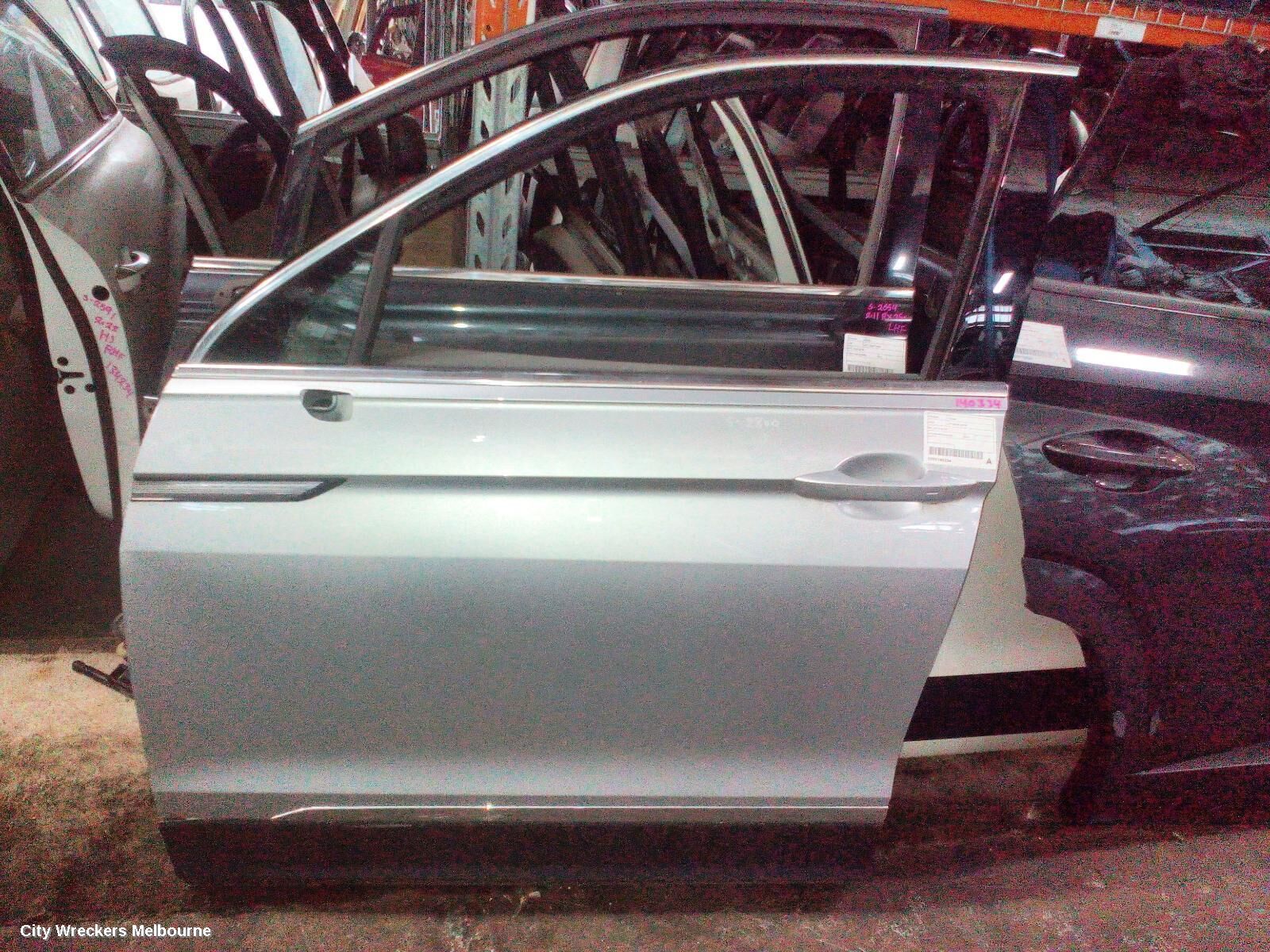 VOLKSWAGEN TIGUAN 2023 Left Front Door