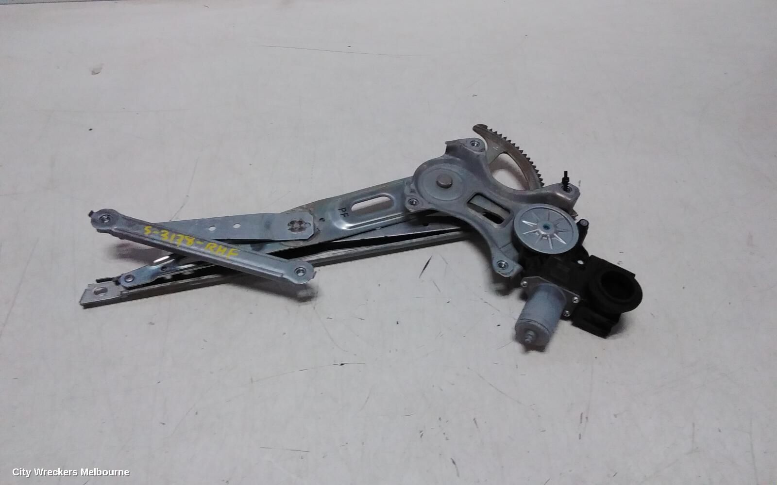 TOYOTA PRIUS 2020 Right Front Window Reg/Motor