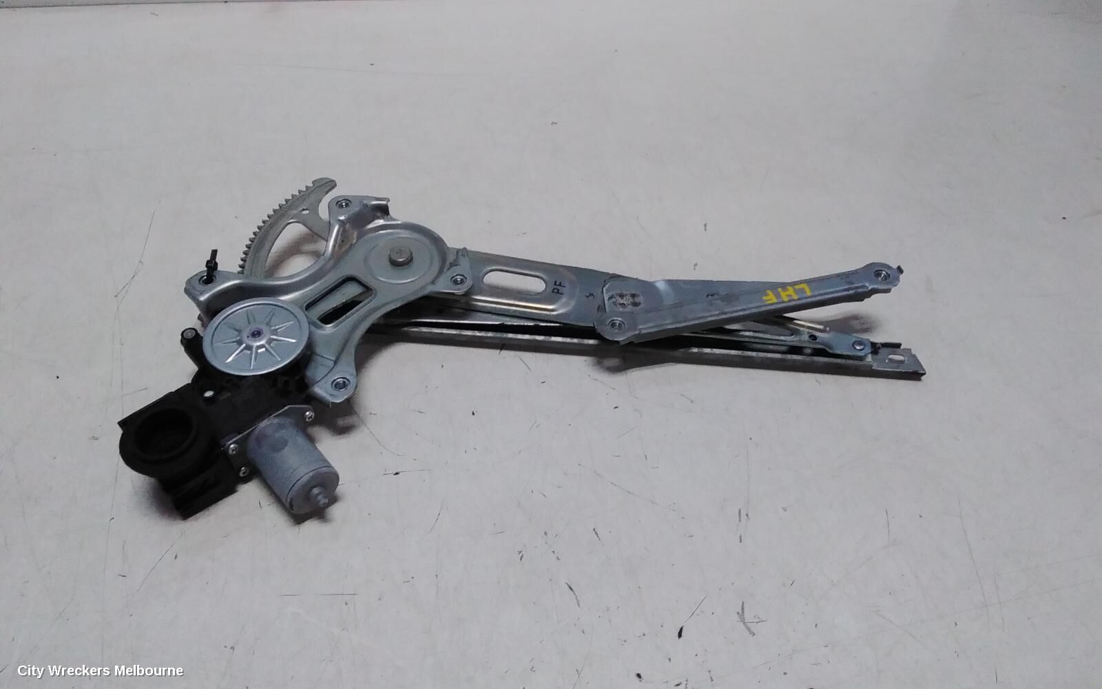 TOYOTA PRIUS 2020 Left Front Window Reg/Motor