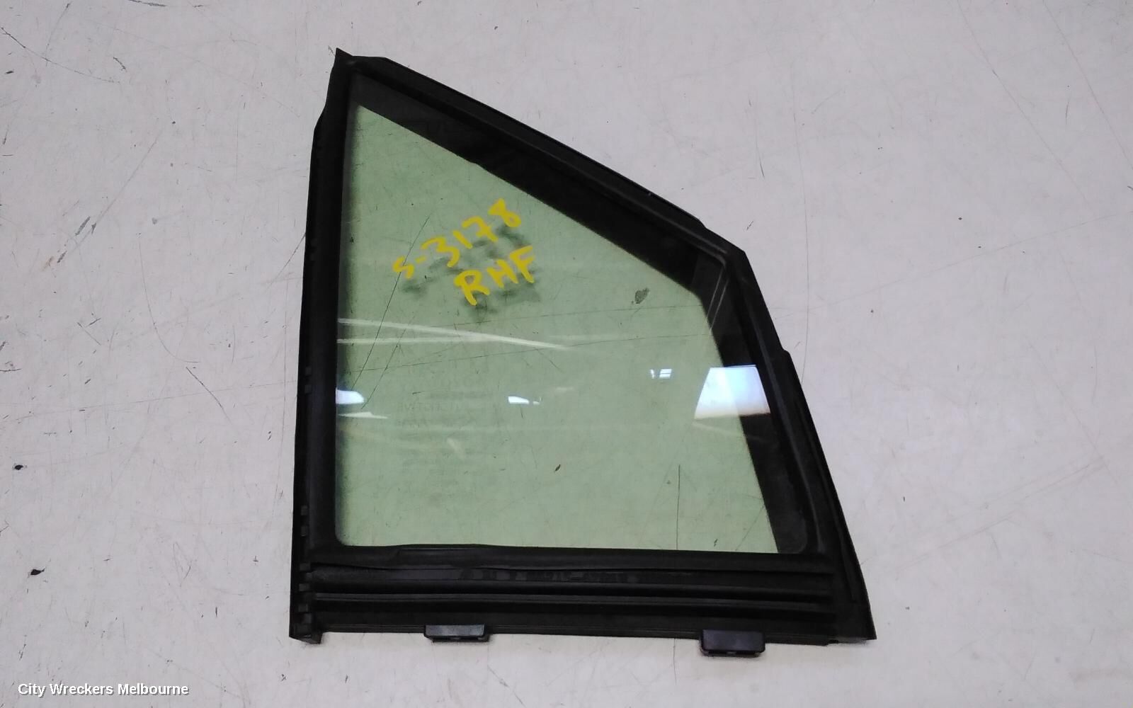 TOYOTA PRIUS 2020 Right Front 1/4 Door Glass