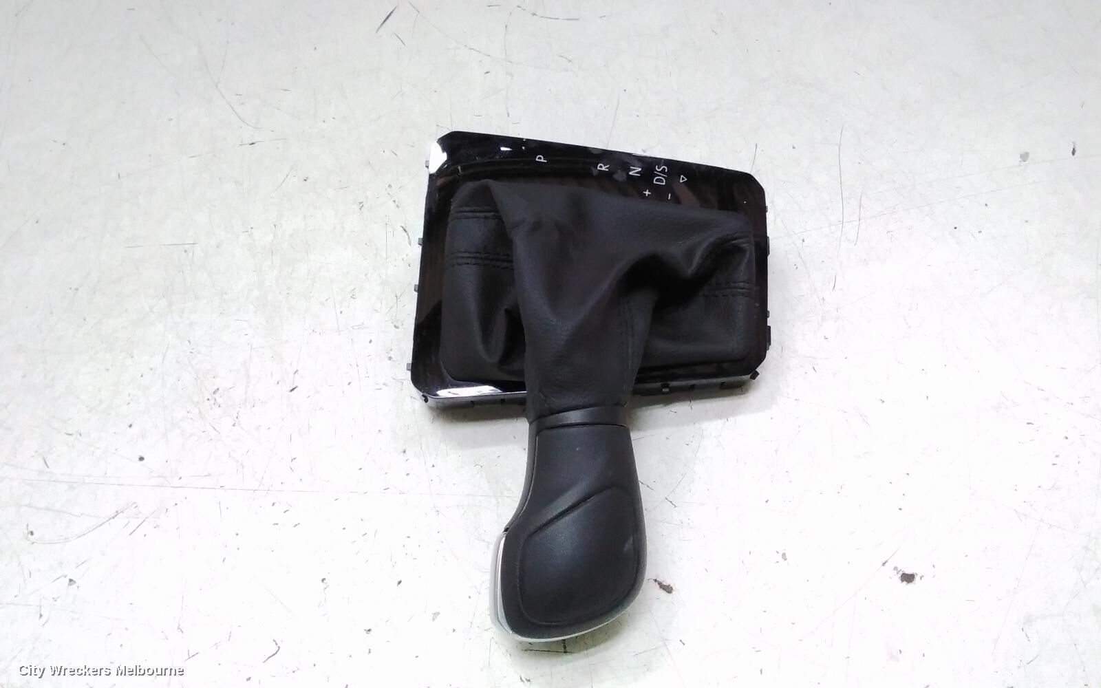VOLKSWAGEN PASSAT 2022 Gear Stick/Shifter