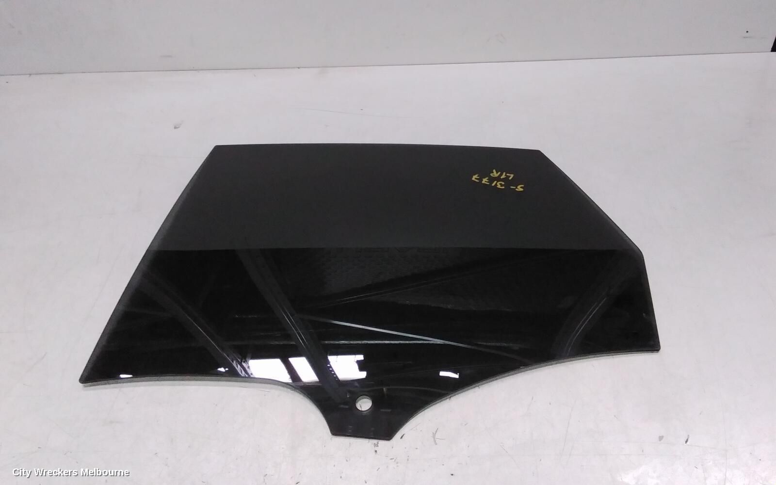 PORSCHE MACAN 2017 Left Rear Door Window