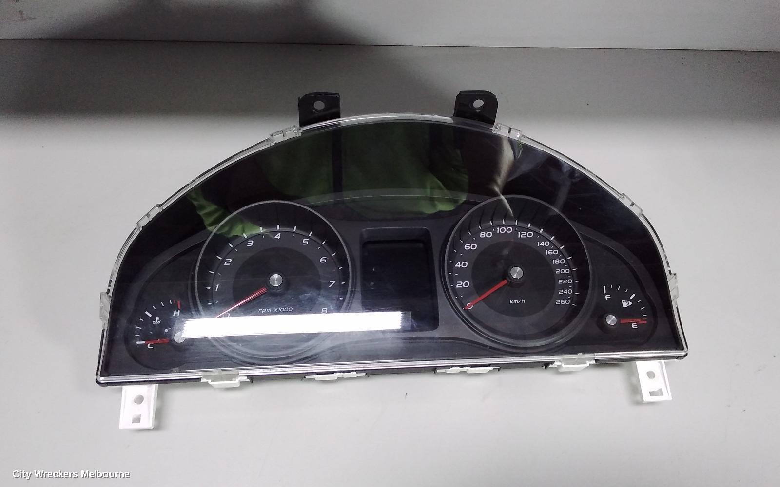 HOLDEN COMMODORE 2011 Instrument Cluster