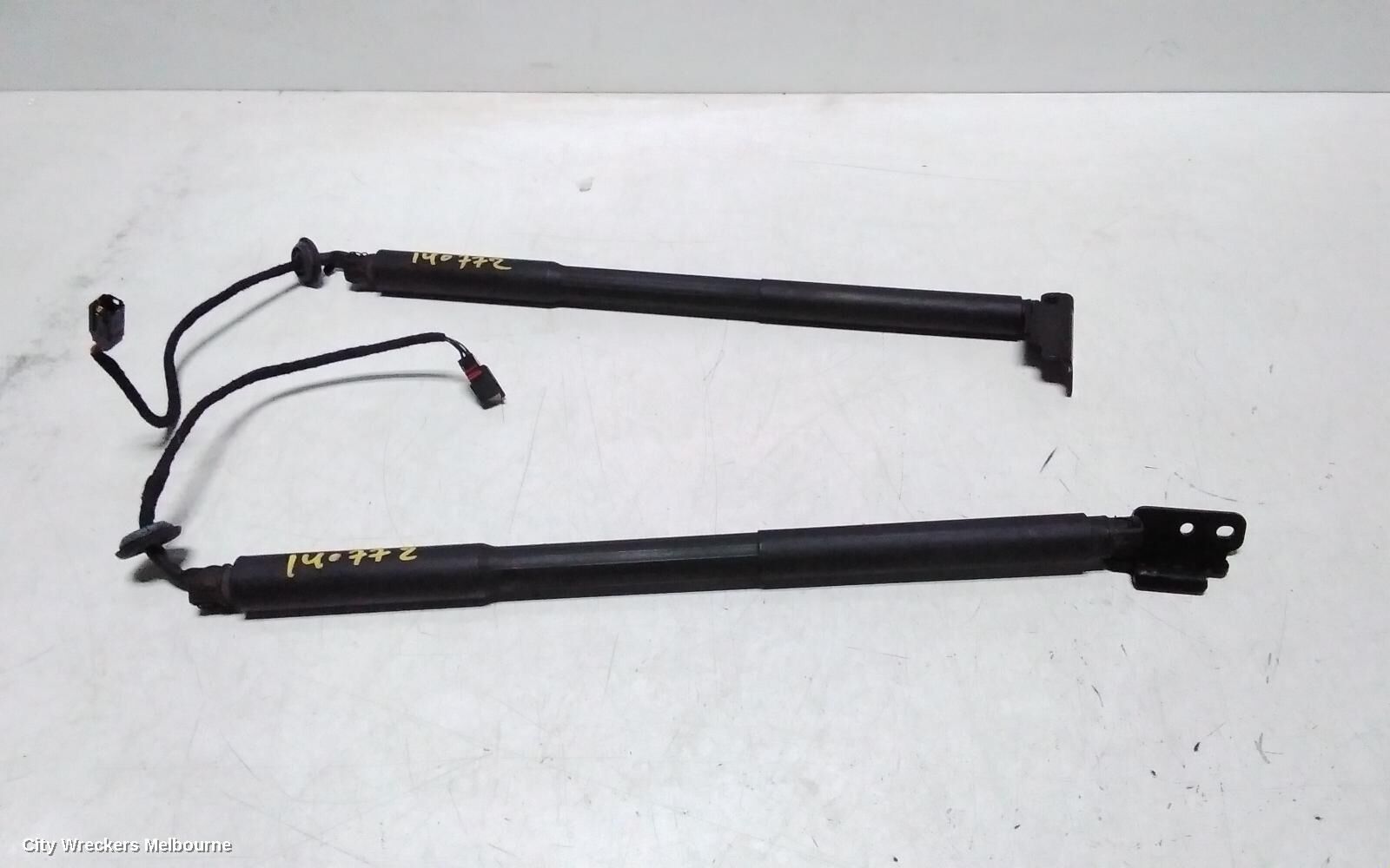 VOLVO XC60 2012 Hatch Strut