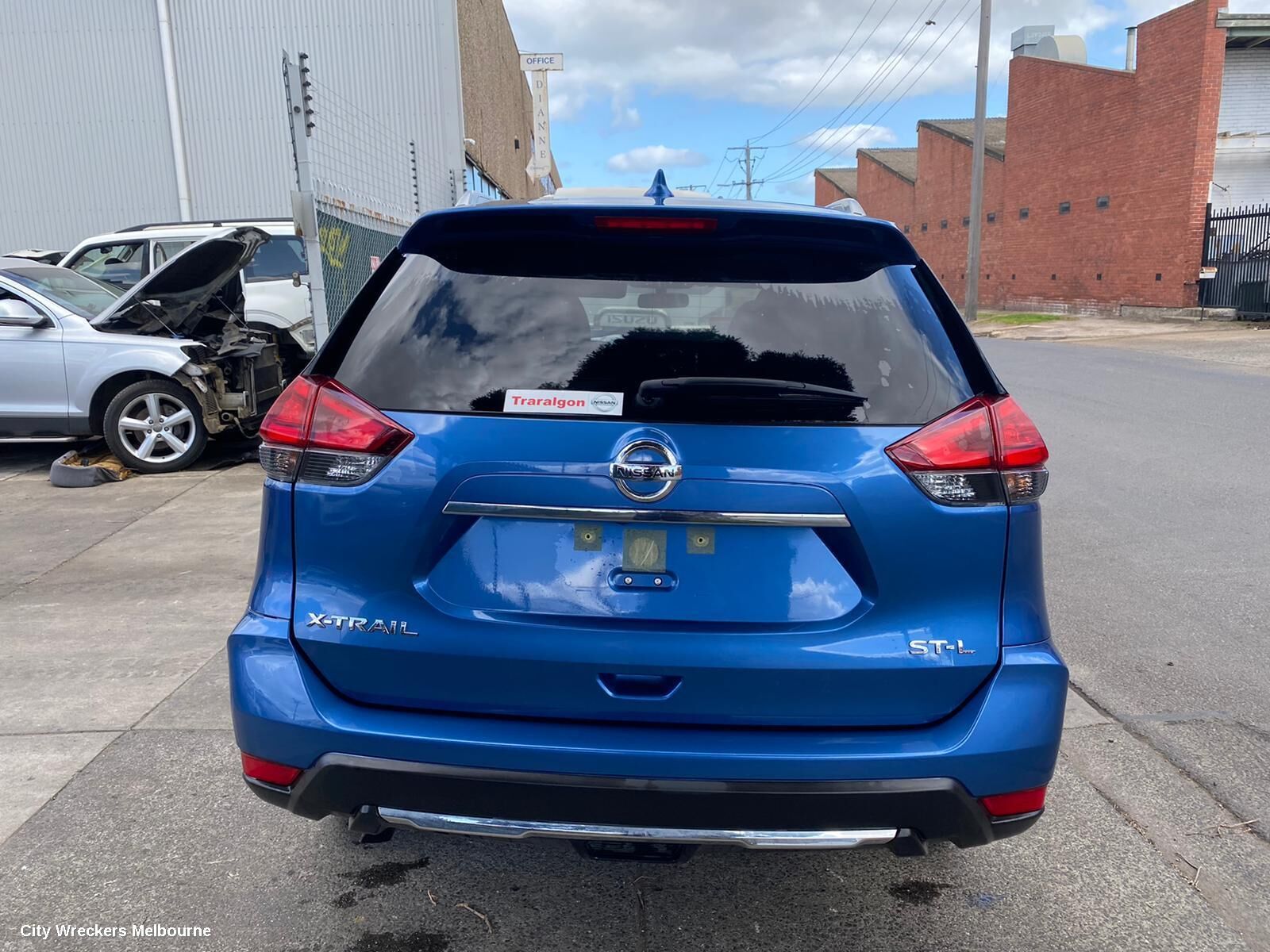 NISSAN XTRAIL 2018 Right Rear Door Window