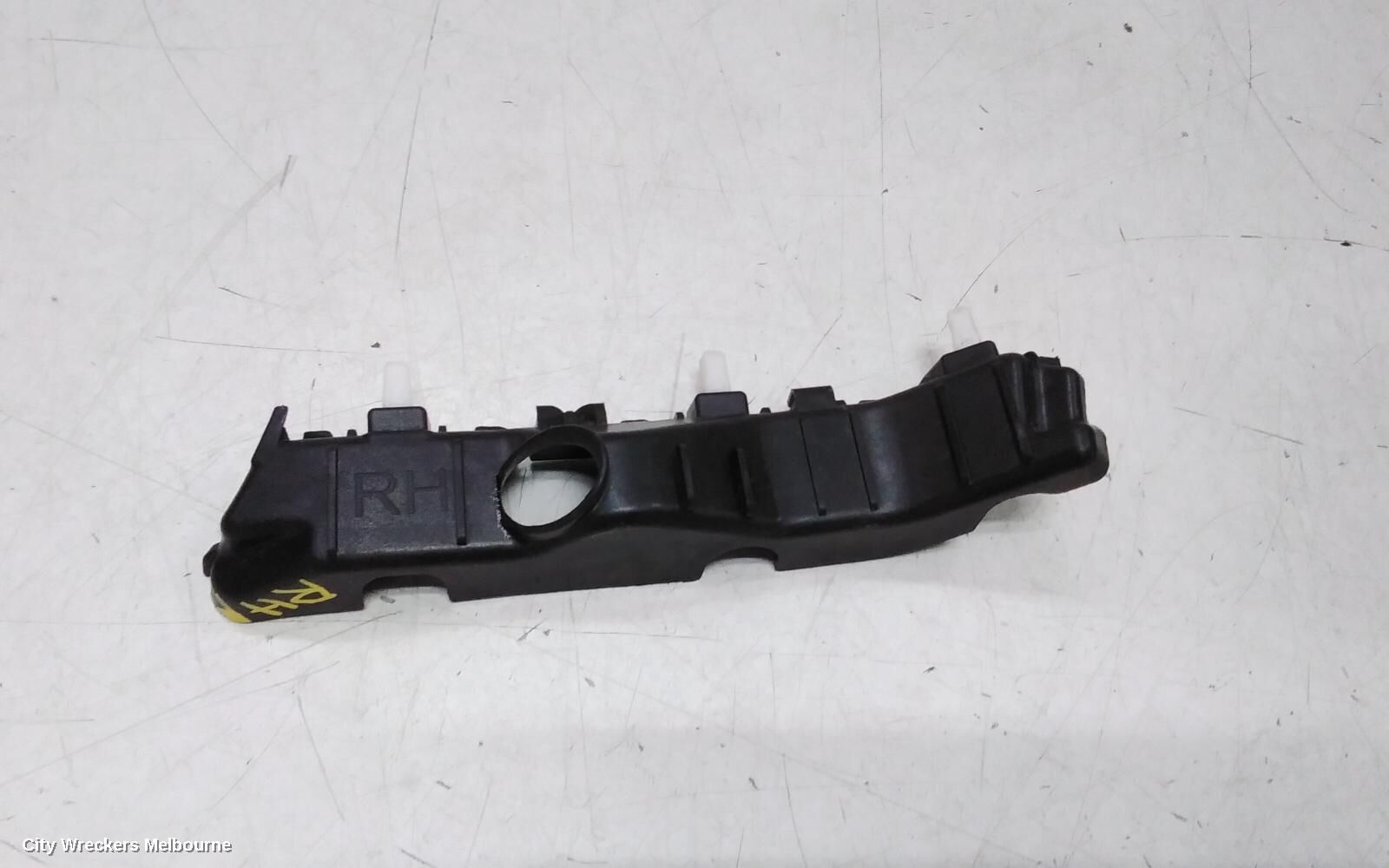 HYUNDAI VENUE, QX, 06/19-, LHF BAR BRAKET: 140941