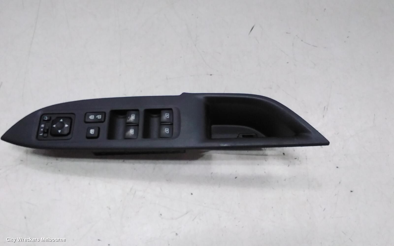 MITSUBISHI OUTLANDER 2019 Pwr Dr Wind Switch