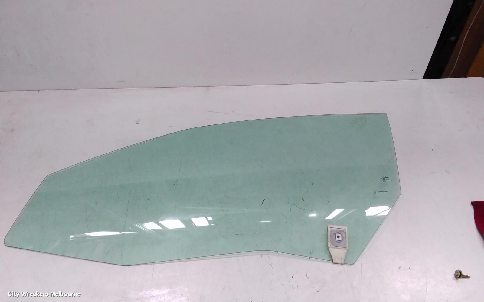 VOLKSWAGEN GOLF 2012 Left Front Door Window