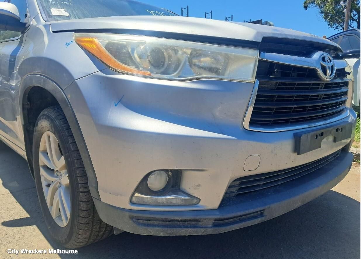TOYOTA KLUGER 2015 Front Bumper