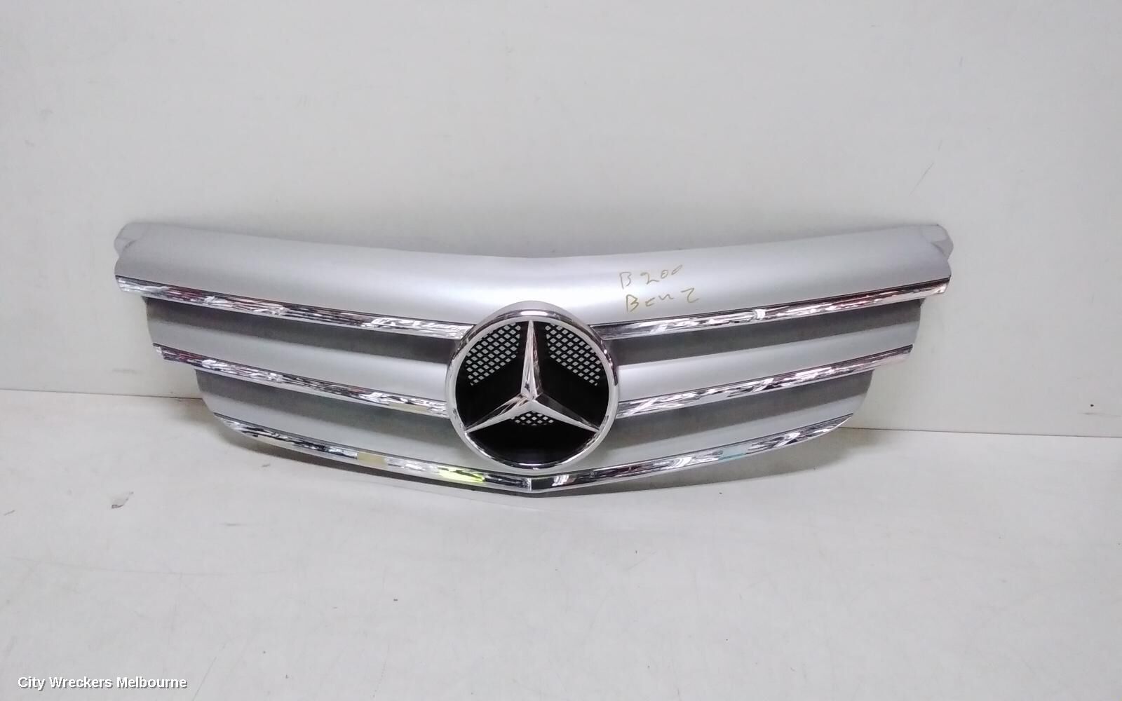 MERCEDES B CLASS 2010 Grille