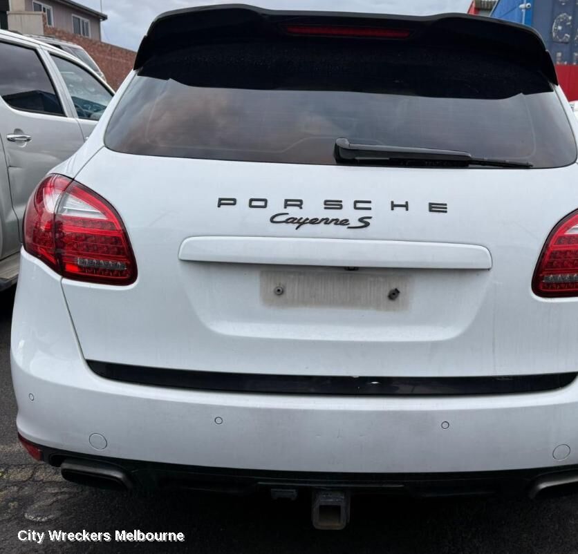 PORSCHE CAYENNE 2016 Rear Garnish