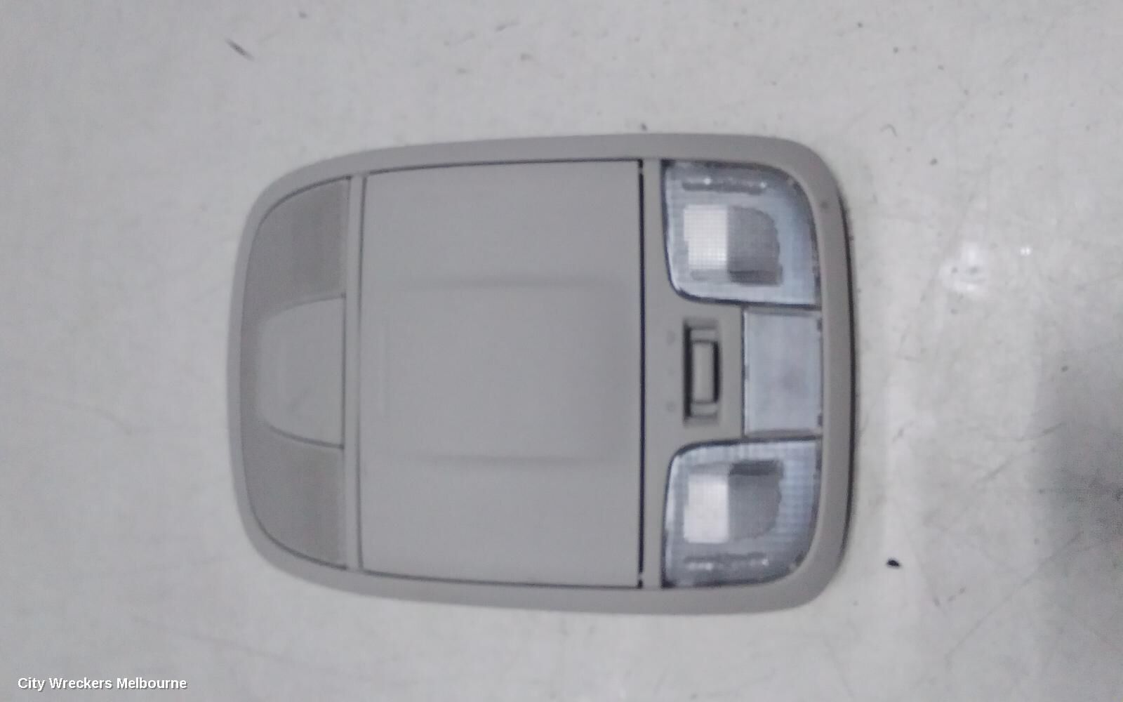 MITSUBISHI PAJERO 2023 Courtesy Light