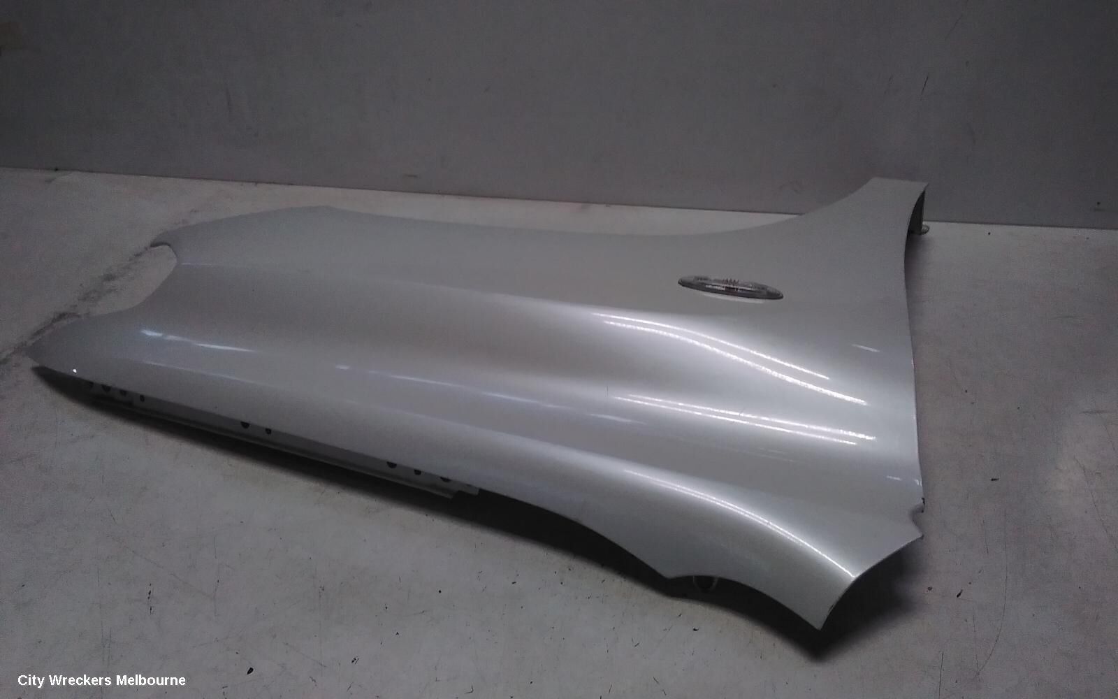 TOYOTA KLUGER 2008 Right Guard