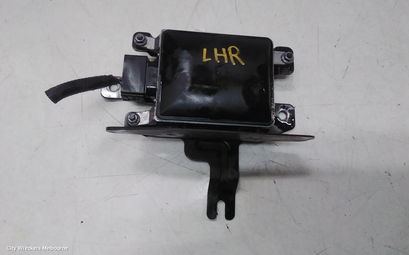 HYUNDAI GENESIS, DH, 11/14-01/18, 95811-B1100 LEFT REAR BLIMD SPOT RADAR SENSOR: 141405
