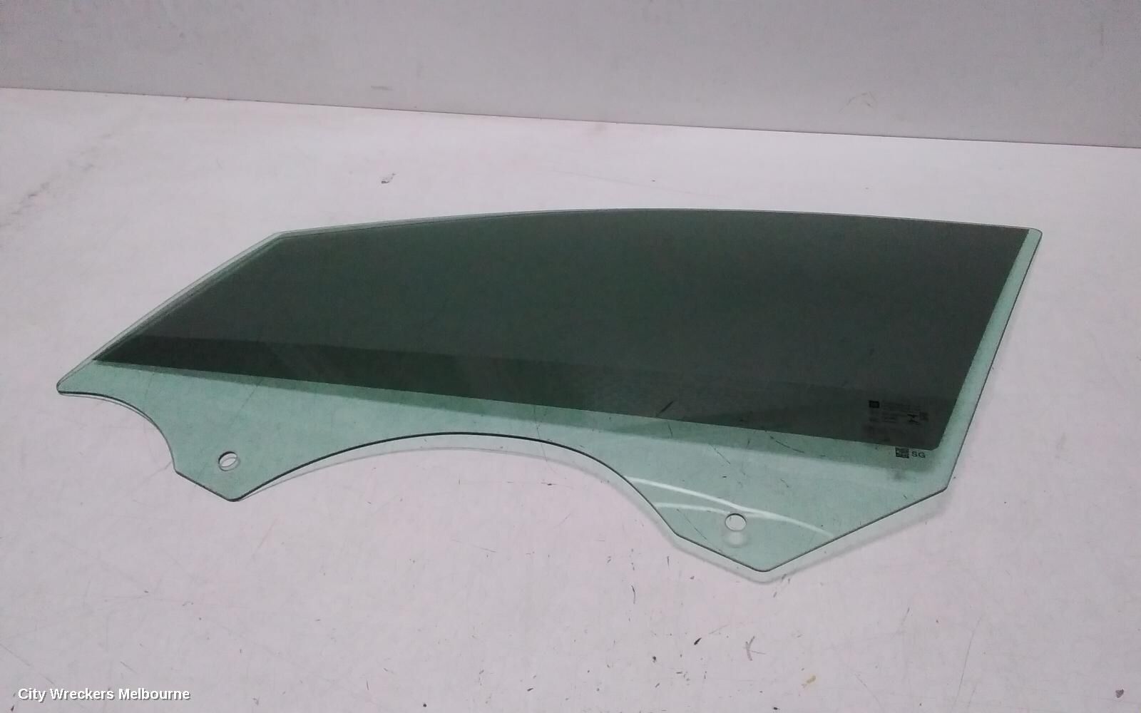 HOLDEN ASTRA 2017 Left Front Door Window