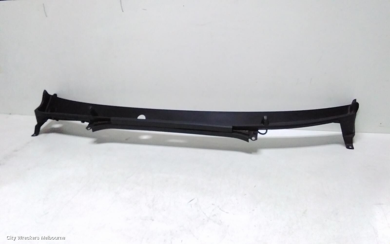 GENESIS GV70 2024 Plenum Chamber