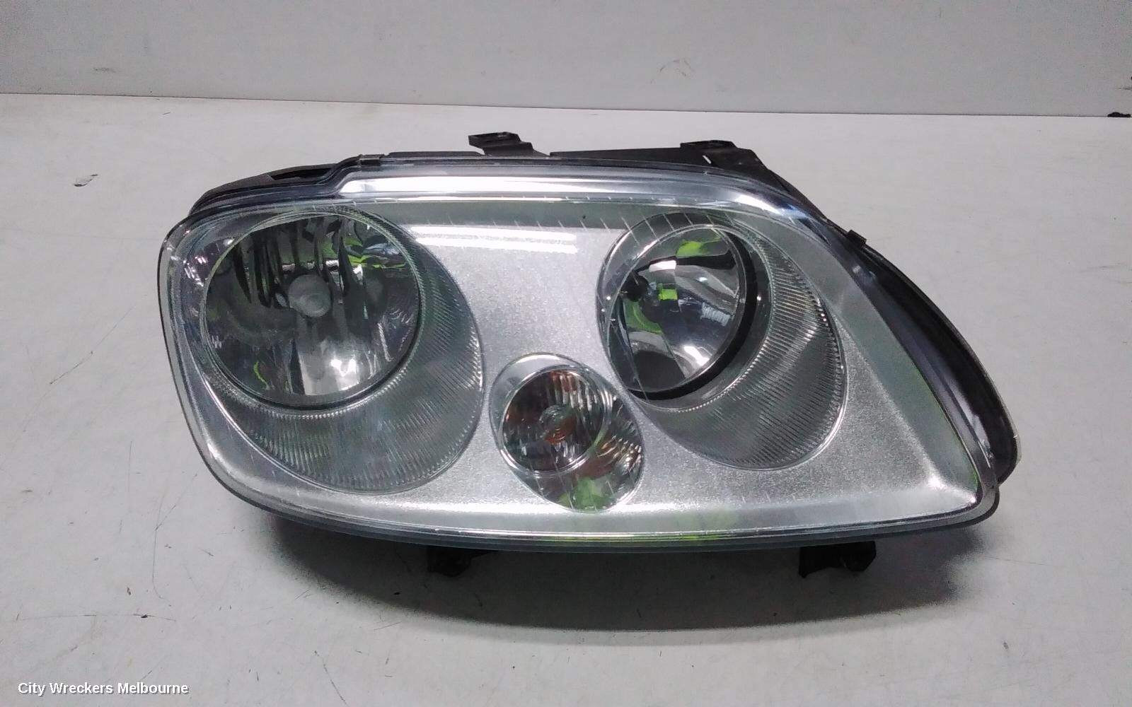 VOLKSWAGEN CADDY 2008 Right Headlamp